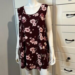 Lily Morgan. Plus. 1X. Burgundy. Floral. Pink. Button details. Tank top